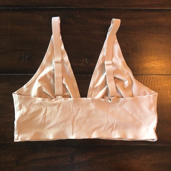 Everlane The Invisible Bra - Picture 2 of 4